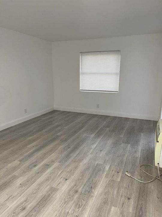 В аренду: $1,650 (2 спален, 1 ванн, 843 Квадратных фут)