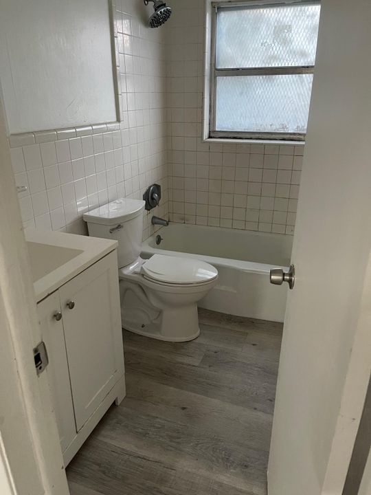 В аренду: $1,650 (2 спален, 1 ванн, 843 Квадратных фут)