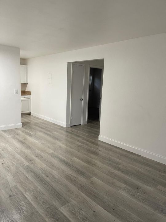 В аренду: $1,650 (2 спален, 1 ванн, 843 Квадратных фут)