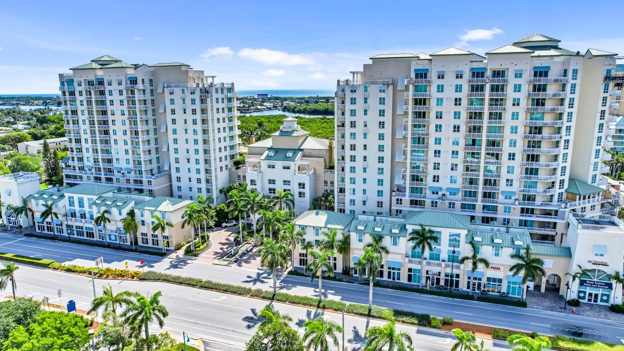 For Sale: $595,000 (2 beds, 2 baths, 1350 Square Feet)