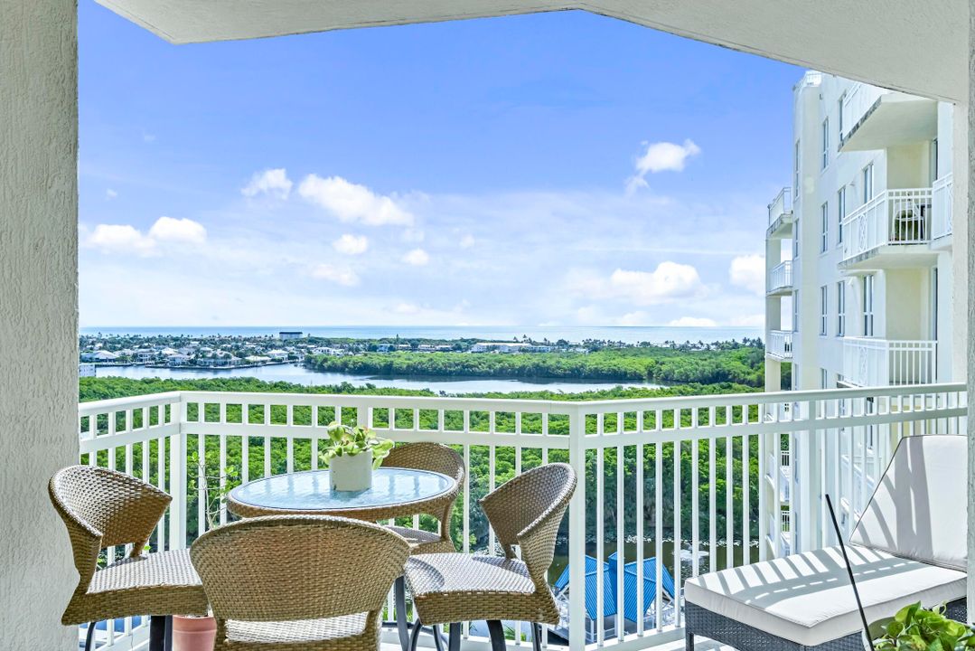 For Sale: $595,000 (2 beds, 2 baths, 1350 Square Feet)