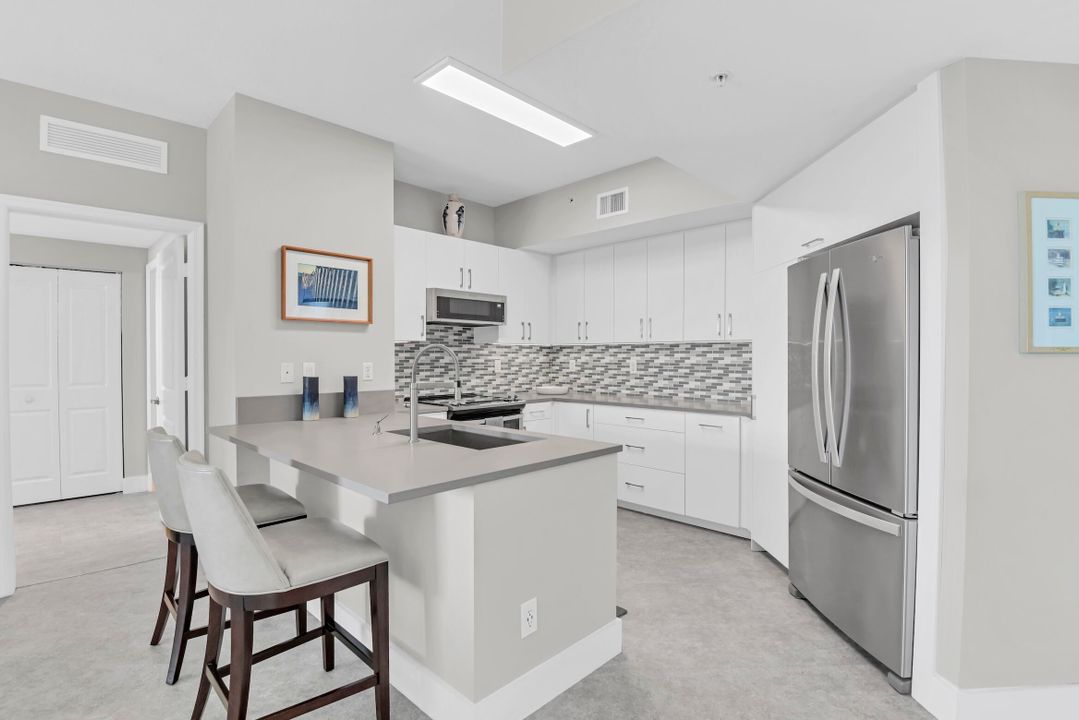 For Sale: $595,000 (2 beds, 2 baths, 1350 Square Feet)