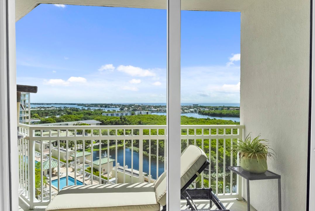 For Sale: $595,000 (2 beds, 2 baths, 1350 Square Feet)