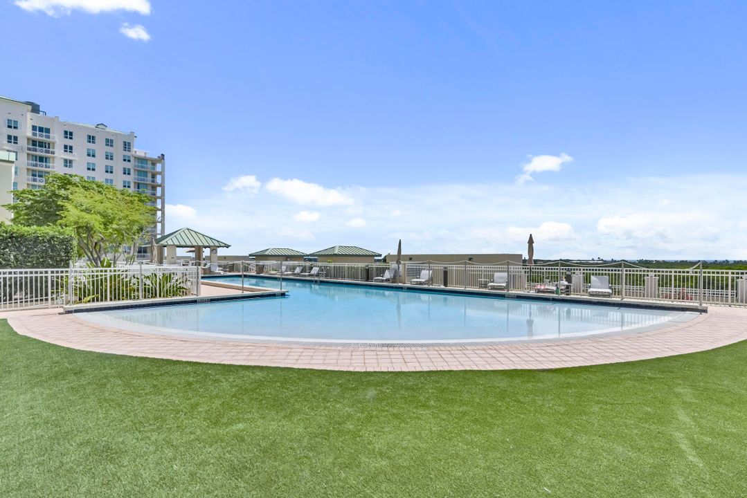 For Sale: $595,000 (2 beds, 2 baths, 1350 Square Feet)