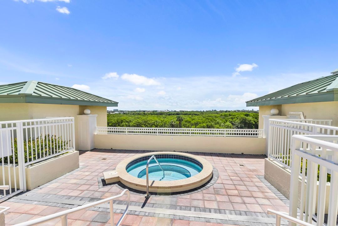 For Sale: $595,000 (2 beds, 2 baths, 1350 Square Feet)