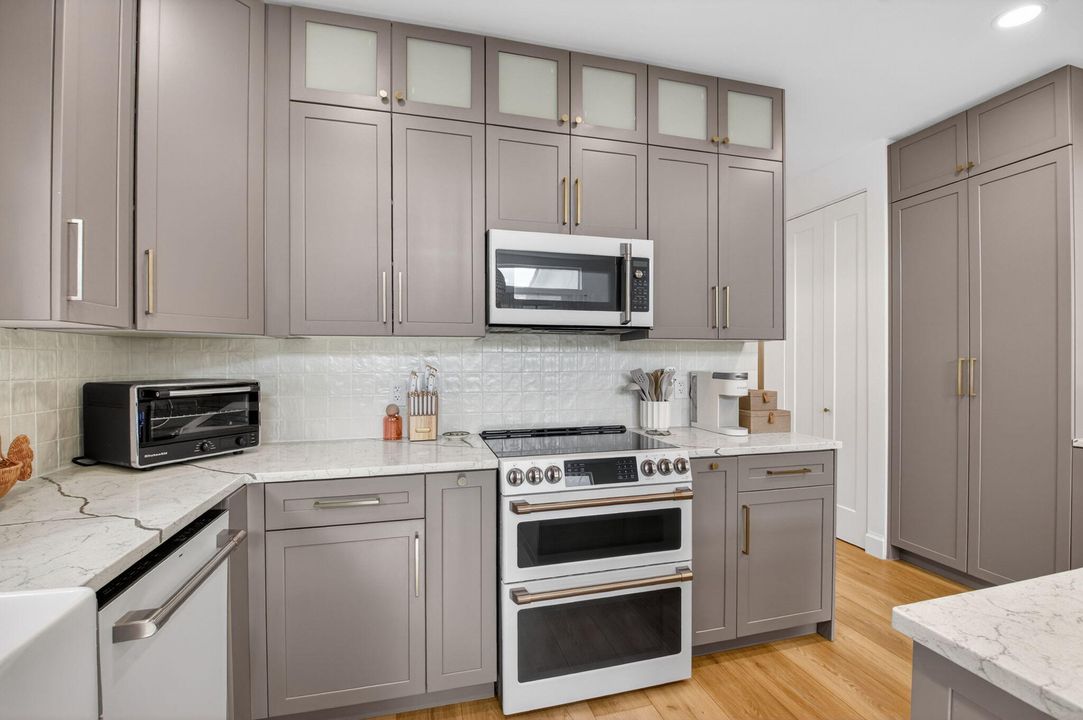 На продажу: $1,299,000 (4 спален, 3 ванн, 2159 Квадратных фут)