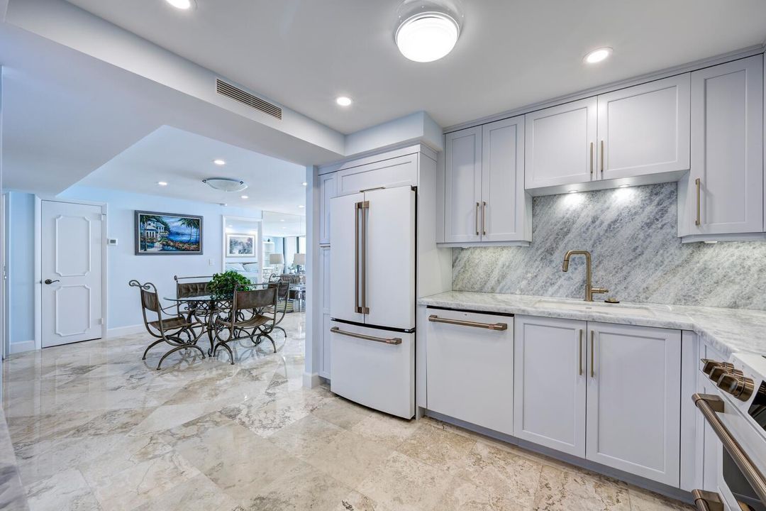 For Sale: $685,000 (2 beds, 2 baths, 1226 Square Feet)