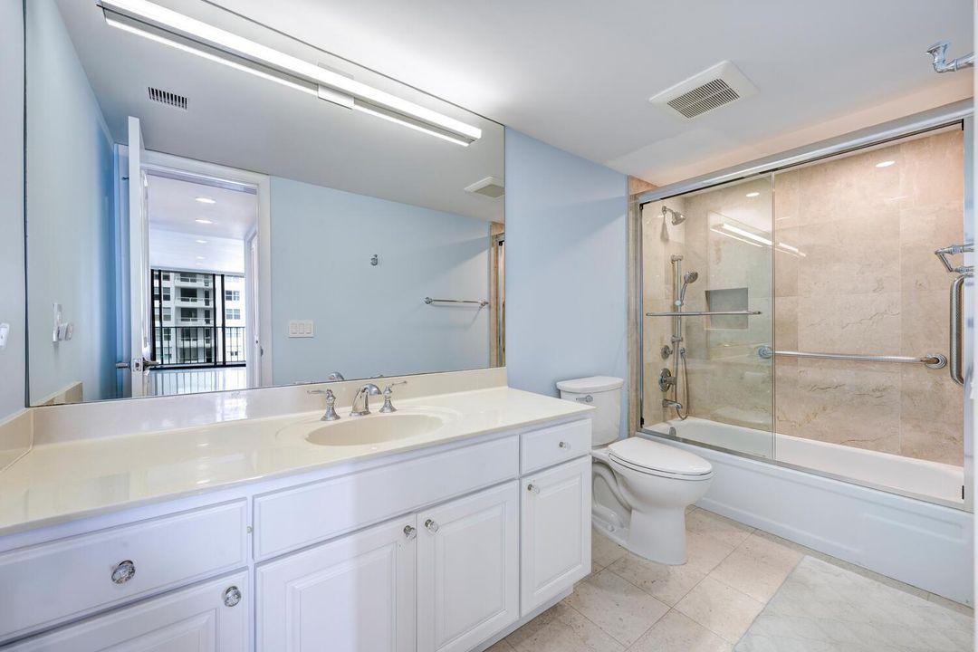 For Sale: $685,000 (2 beds, 2 baths, 1226 Square Feet)