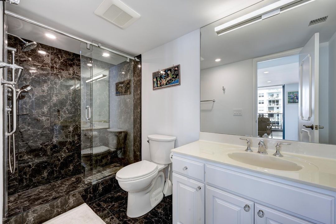 For Sale: $685,000 (2 beds, 2 baths, 1226 Square Feet)