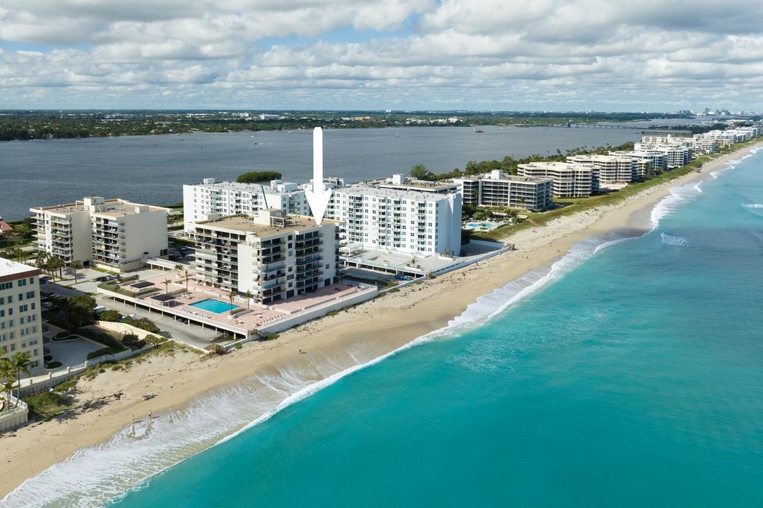 For Sale: $685,000 (2 beds, 2 baths, 1226 Square Feet)