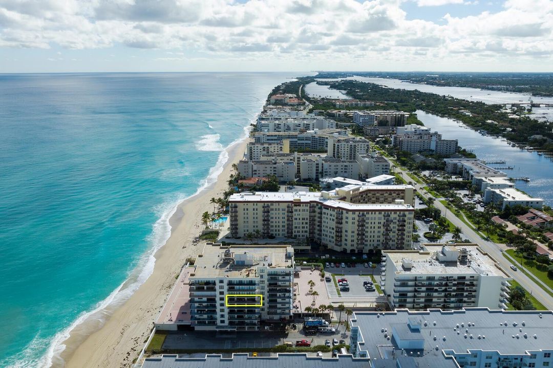 For Sale: $685,000 (2 beds, 2 baths, 1226 Square Feet)