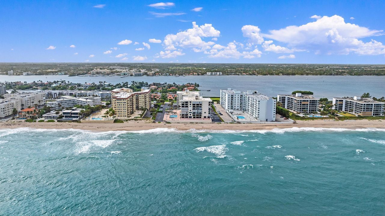 For Sale: $685,000 (2 beds, 2 baths, 1226 Square Feet)