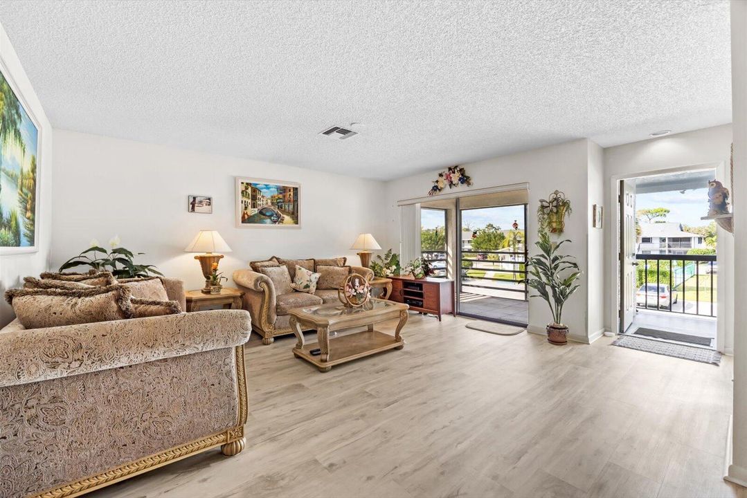 En Venta: $189,000 (3 camas, 2 baños, 1264 Pies cuadrados)