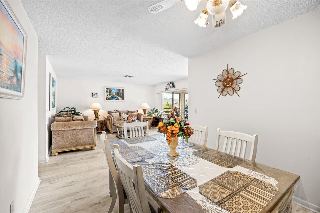 En Venta: $189,000 (3 camas, 2 baños, 1264 Pies cuadrados)