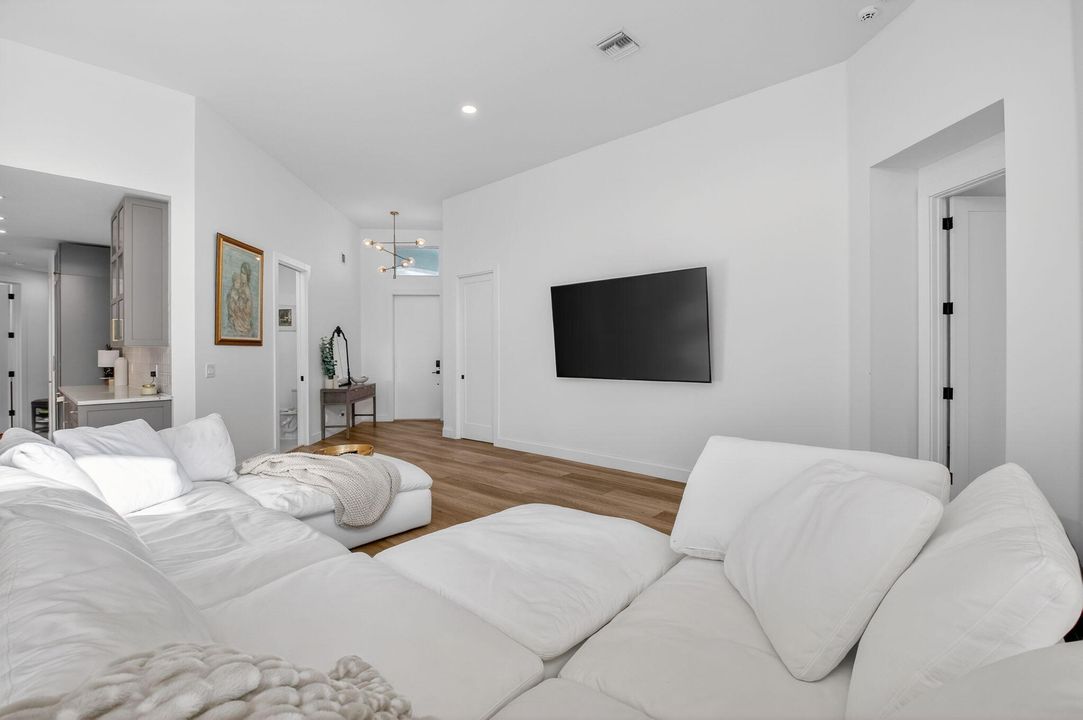 На продажу: $1,299,000 (4 спален, 3 ванн, 2159 Квадратных фут)