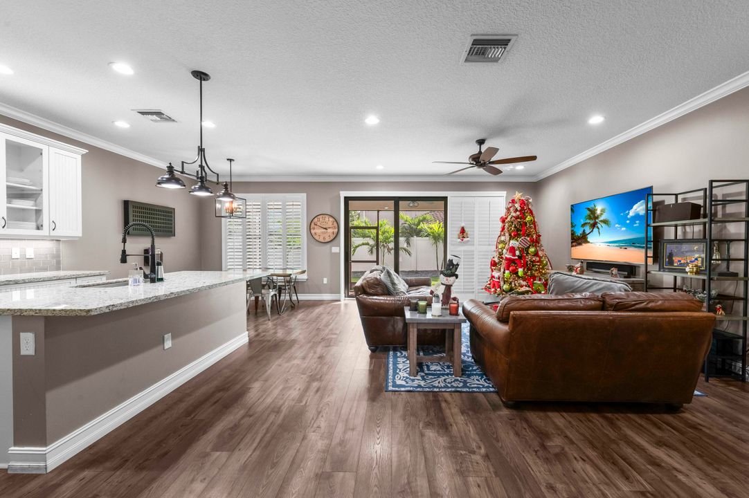 На продажу: $899,900 (5 спален, 4 ванн, 2848 Квадратных фут)