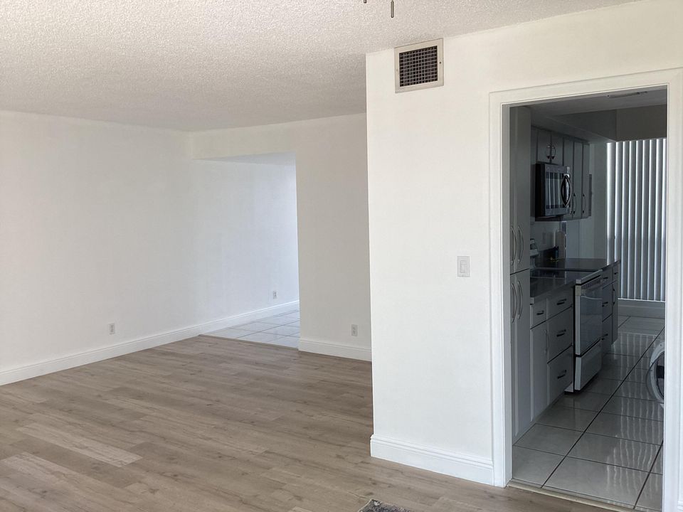 В аренду: $3,500 (2 спален, 2 ванн, 1400 Квадратных фут)