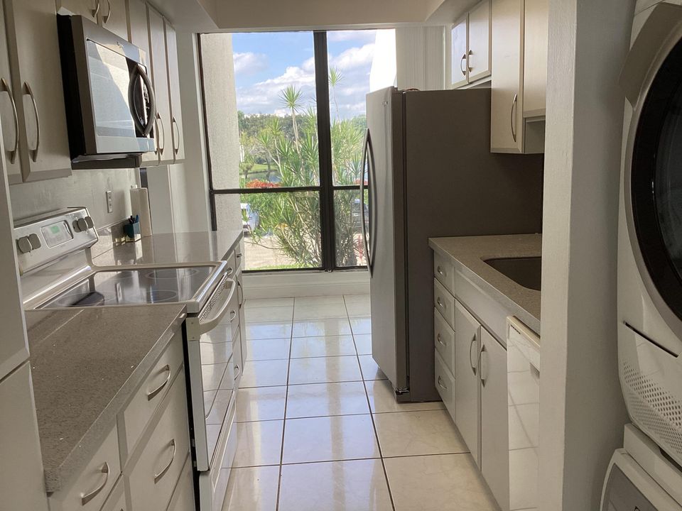 В аренду: $3,500 (2 спален, 2 ванн, 1400 Квадратных фут)