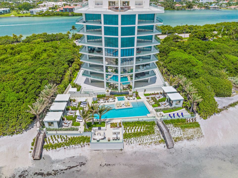 For Sale: $9,250,000 (3 beds, 4 baths, 3940 Square Feet)