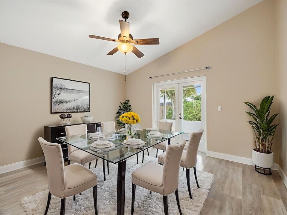 En Venta: $389,000 (4 camas, 2 baños, 1887 Pies cuadrados)