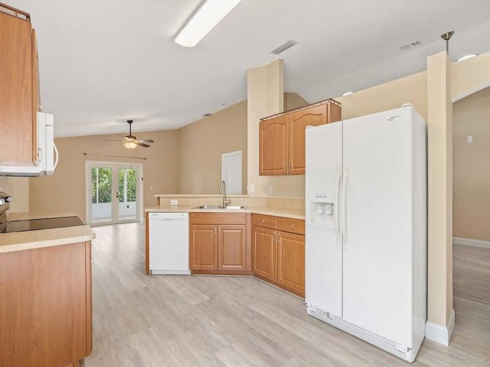 En Venta: $389,000 (4 camas, 2 baños, 1887 Pies cuadrados)