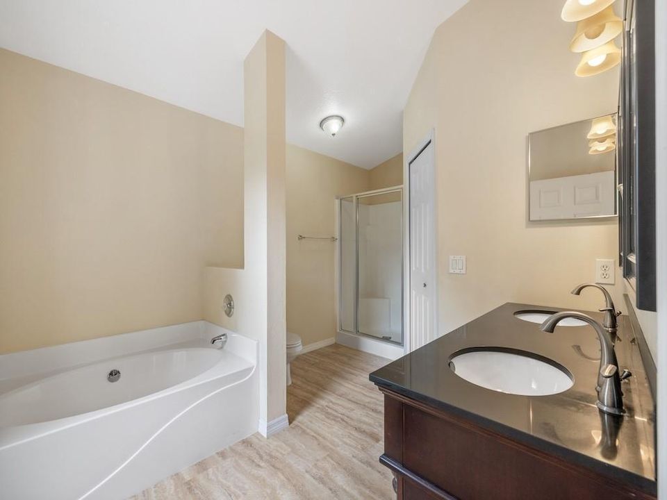 En Venta: $389,000 (4 camas, 2 baños, 1887 Pies cuadrados)