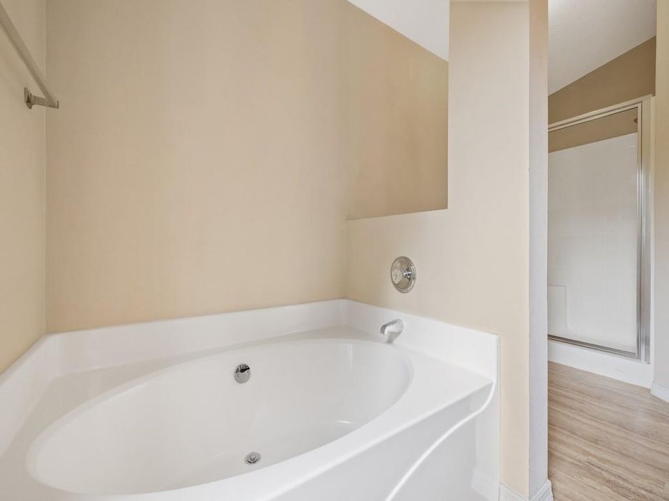 En Venta: $389,000 (4 camas, 2 baños, 1887 Pies cuadrados)