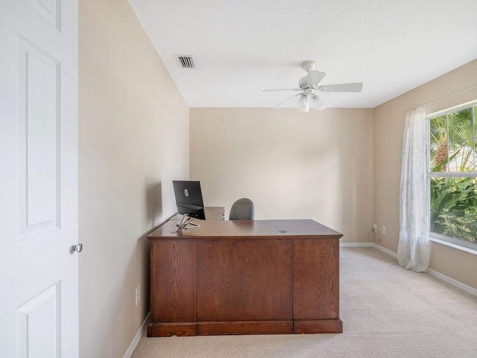 En Venta: $389,000 (4 camas, 2 baños, 1887 Pies cuadrados)