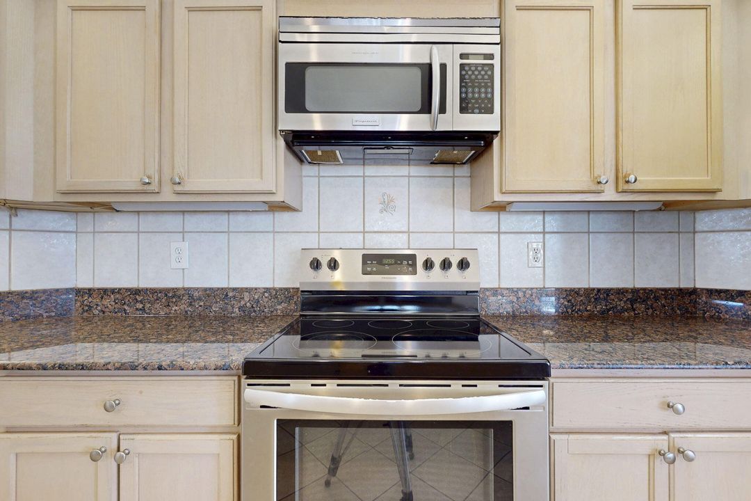 出租: $2,800 (3 贝兹, 2 浴室, 1537 平方英尺)