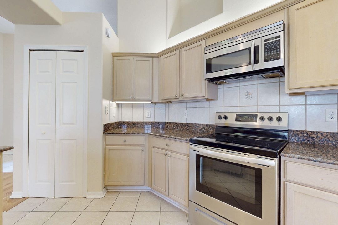 出租: $2,800 (3 贝兹, 2 浴室, 1537 平方英尺)