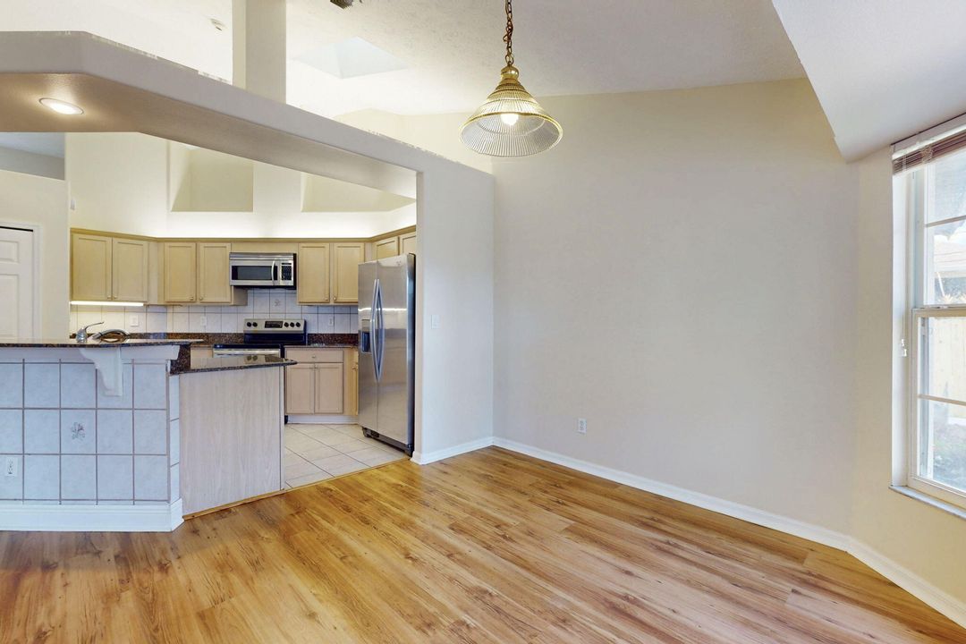 出租: $2,800 (3 贝兹, 2 浴室, 1537 平方英尺)