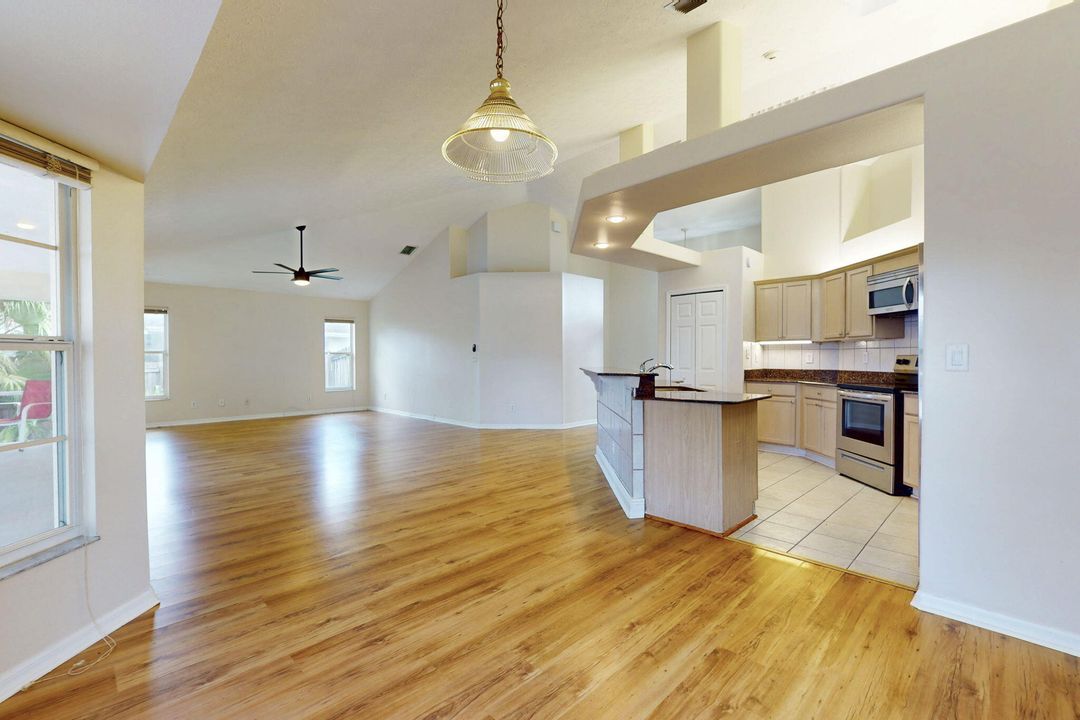 出租: $2,800 (3 贝兹, 2 浴室, 1537 平方英尺)