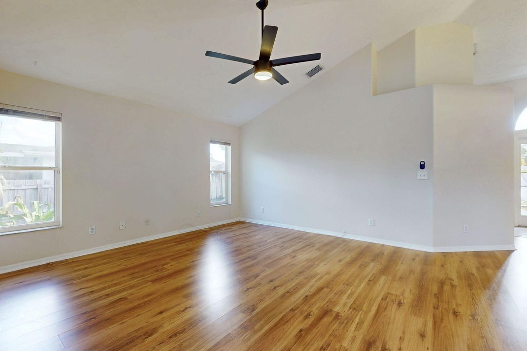 出租: $2,800 (3 贝兹, 2 浴室, 1537 平方英尺)