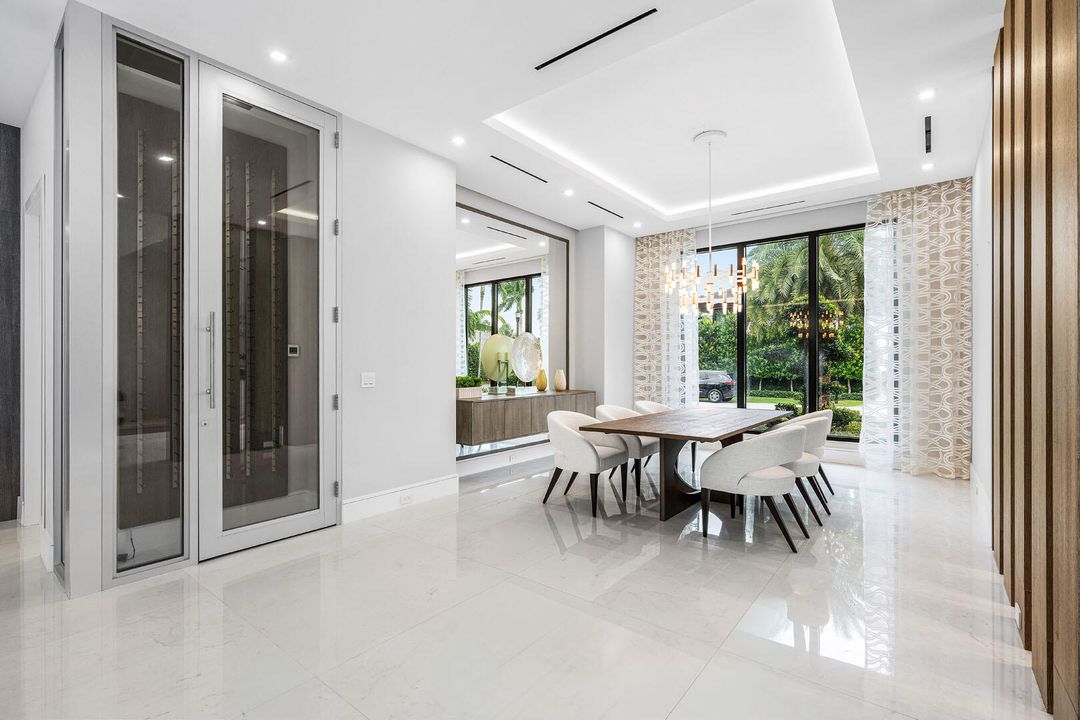 For Sale: $9,100,000 (5 beds, 6 baths, 6140 Square Feet)