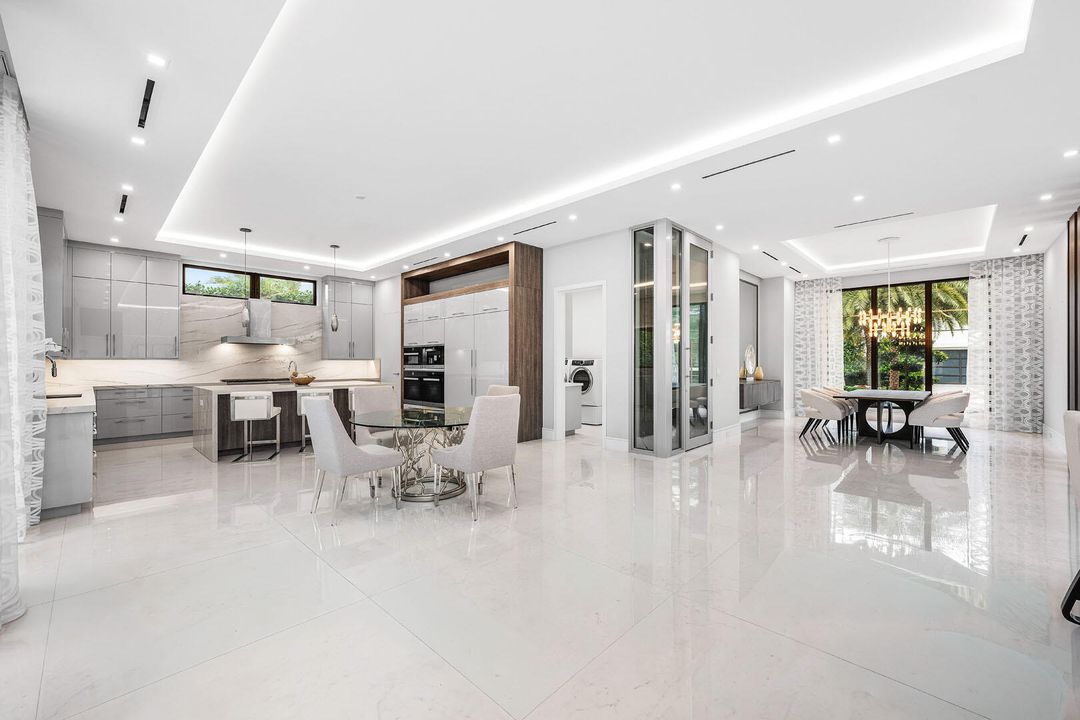 For Sale: $9,100,000 (5 beds, 6 baths, 6140 Square Feet)