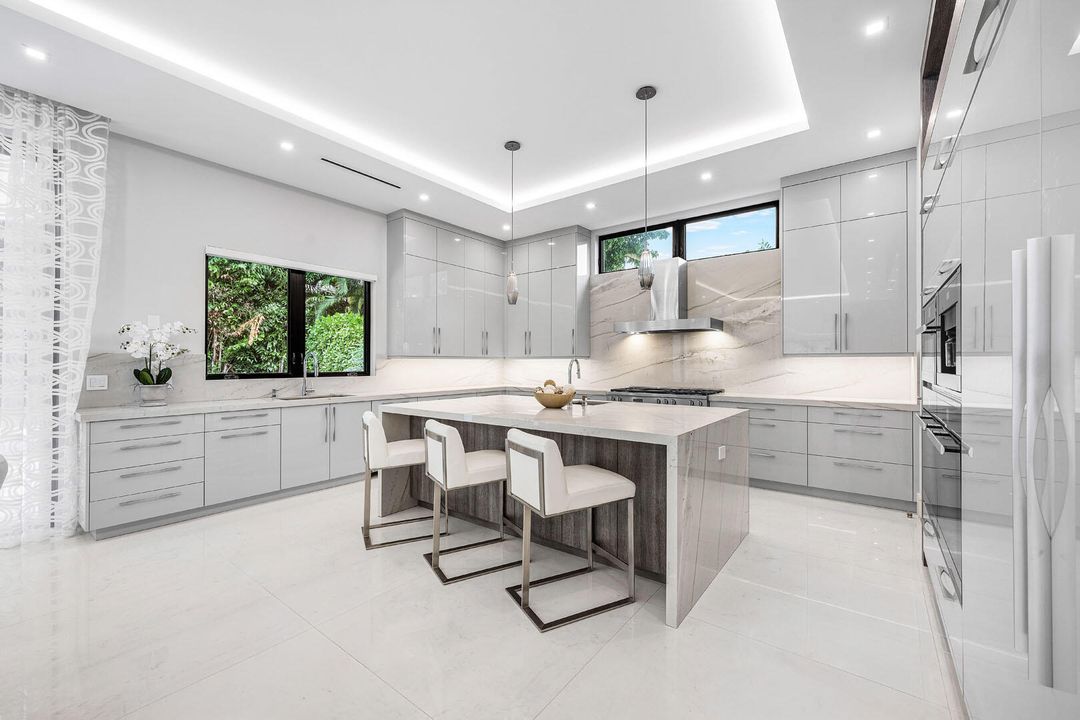 For Sale: $9,100,000 (5 beds, 6 baths, 6140 Square Feet)