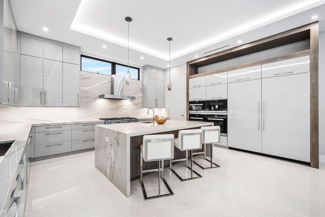 For Sale: $9,100,000 (5 beds, 6 baths, 6140 Square Feet)