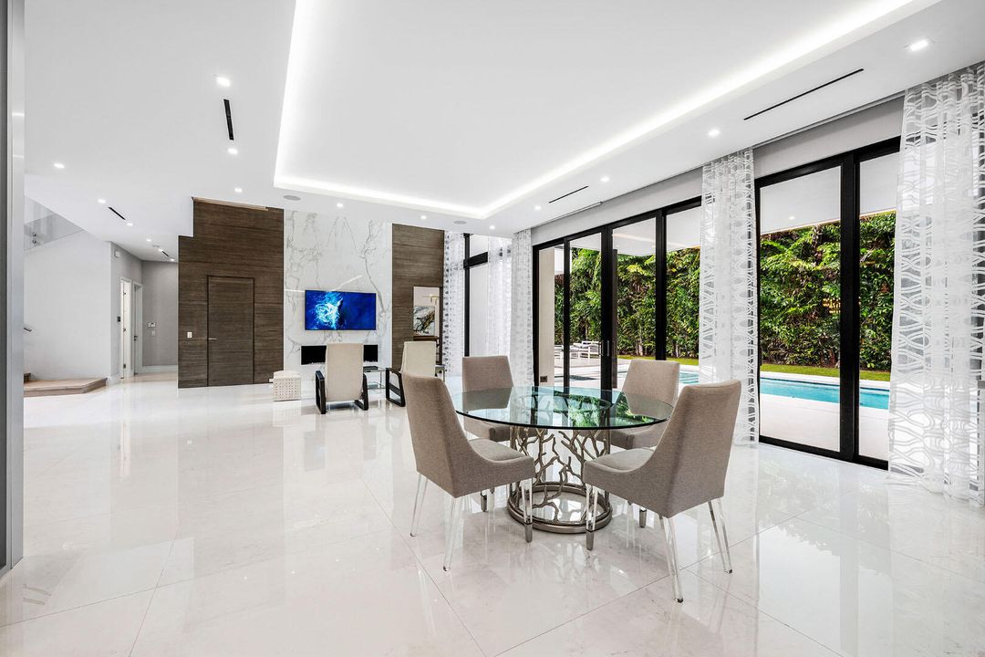 For Sale: $9,100,000 (5 beds, 6 baths, 6140 Square Feet)