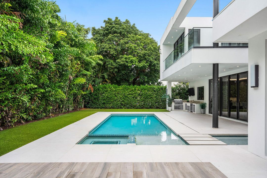 For Sale: $9,100,000 (5 beds, 6 baths, 6140 Square Feet)