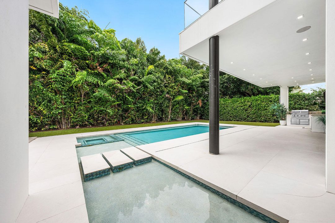 For Sale: $9,100,000 (5 beds, 6 baths, 6140 Square Feet)