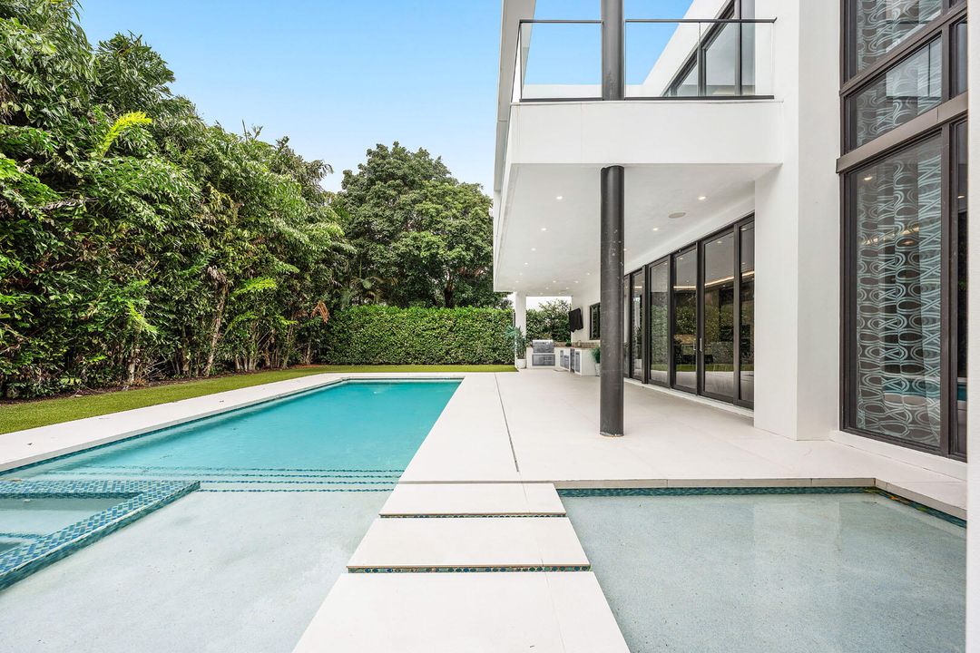 For Sale: $9,100,000 (5 beds, 6 baths, 6140 Square Feet)