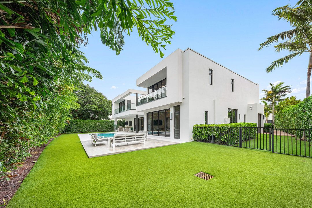 For Sale: $9,100,000 (5 beds, 6 baths, 6140 Square Feet)