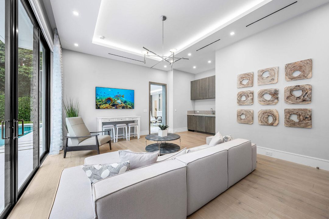 For Sale: $9,100,000 (5 beds, 6 baths, 6140 Square Feet)