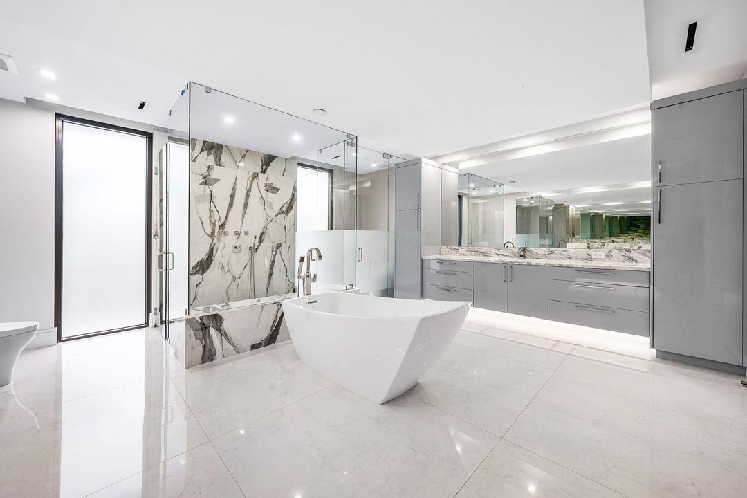 For Sale: $9,100,000 (5 beds, 6 baths, 6140 Square Feet)