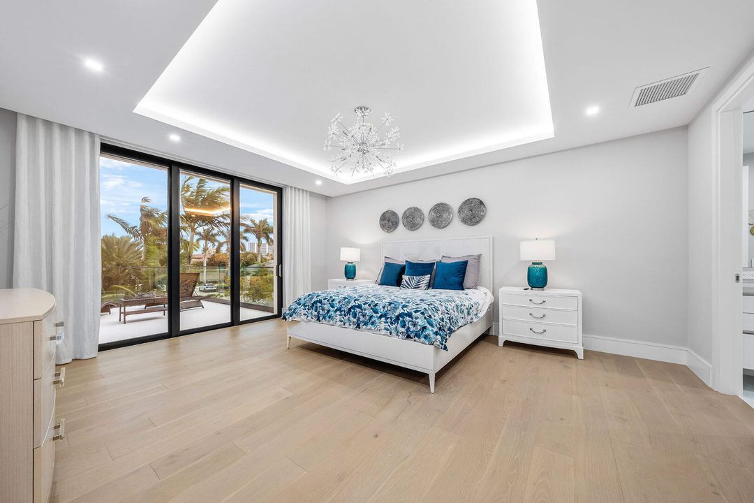 For Sale: $9,100,000 (5 beds, 6 baths, 6140 Square Feet)