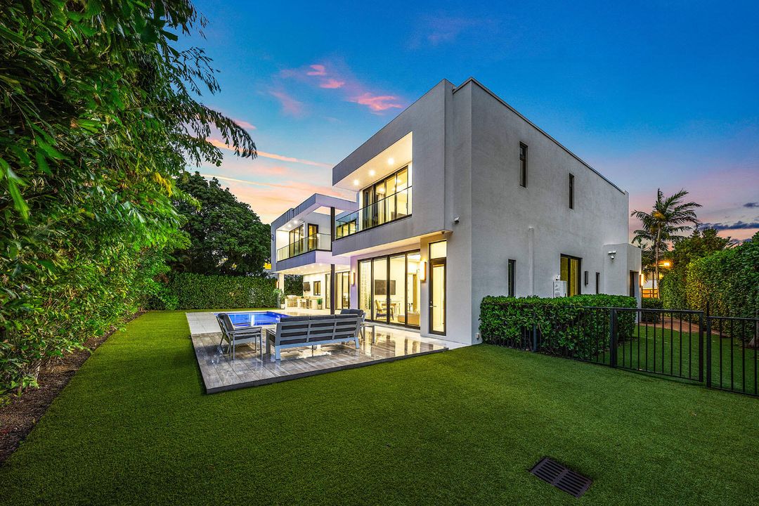 For Sale: $9,100,000 (5 beds, 6 baths, 6140 Square Feet)