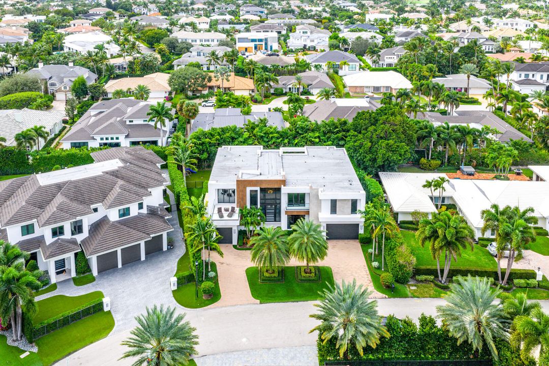 For Sale: $9,100,000 (5 beds, 6 baths, 6140 Square Feet)