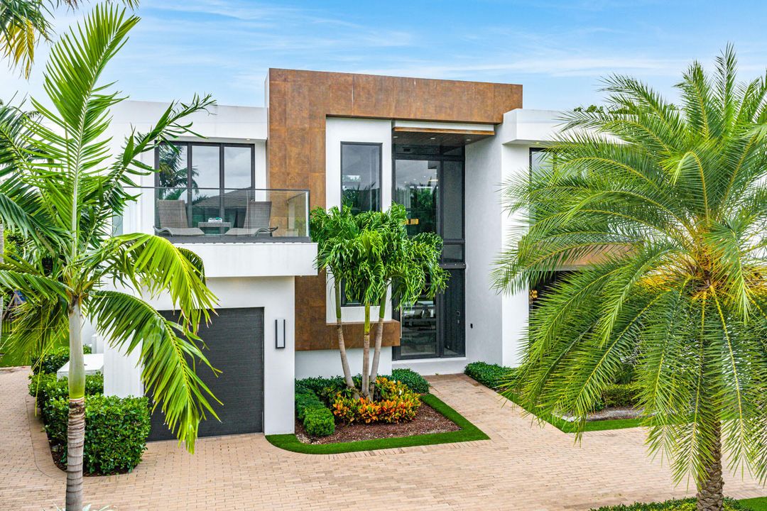 For Sale: $9,100,000 (5 beds, 6 baths, 6140 Square Feet)