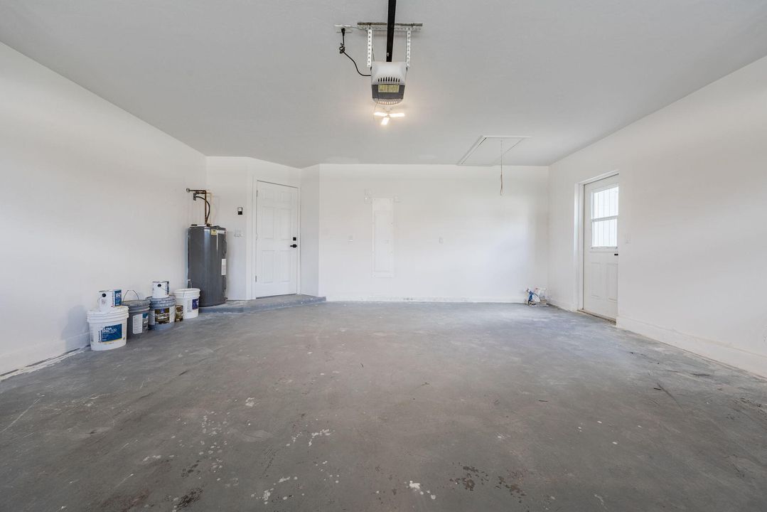 For Rent: $3,950 (4 beds, 2 baths, 1835 Square Feet)