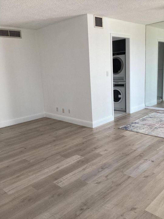 В аренду: $3,500 (2 спален, 2 ванн, 1400 Квадратных фут)